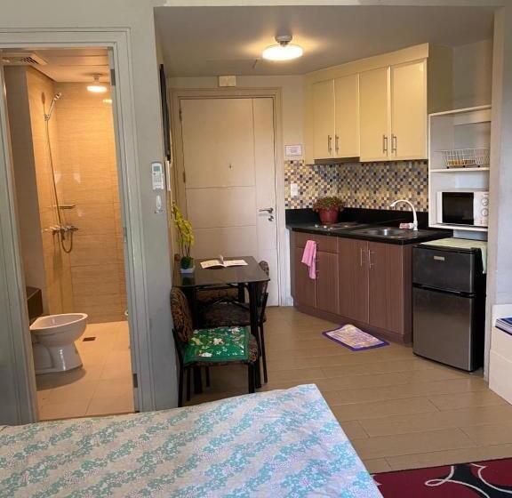 Favila Condotel Unit 150 Newport Boulevard Near Airport Terminal 3 And All Other Airport