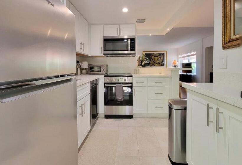 Fort Lauderdale Yacht And Beach Club 103