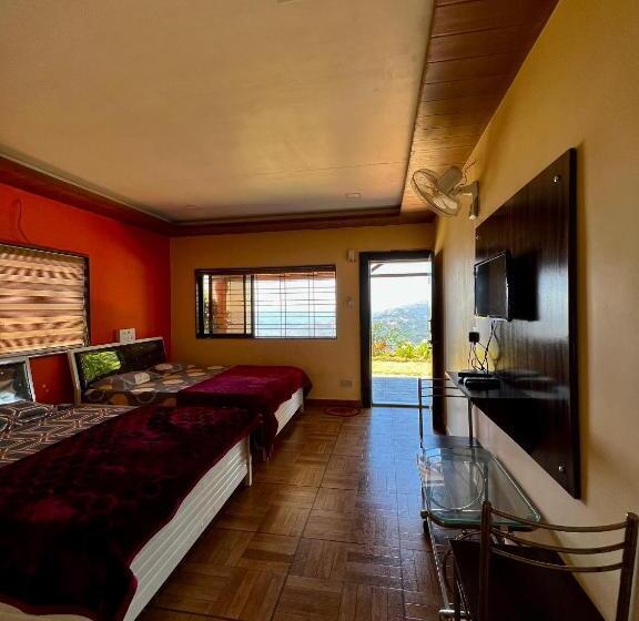 Отель Heavens Edge Resort