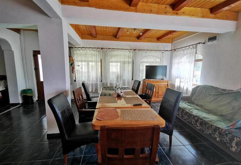 ホテル Jugul țăranului Agropensiune Polovragi, Gorj