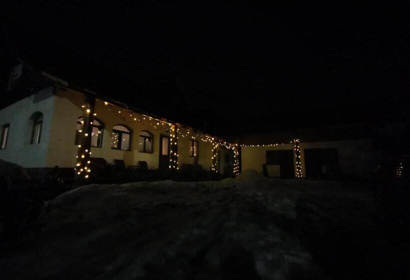 ホテル Jugul țăranului Agropensiune Polovragi, Gorj