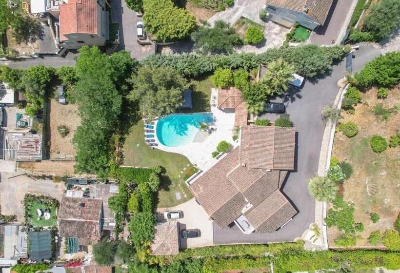 Villa 330m Heated Swimming Pool And Jacuzzi