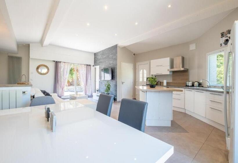 Villa 330m Heated Swimming Pool And Jacuzzi