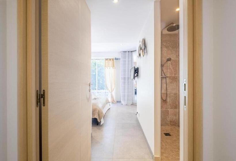 Villa 330m Heated Swimming Pool And Jacuzzi