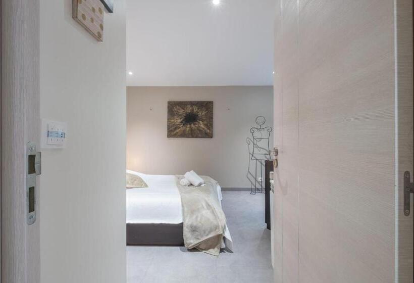 Villa 330m Heated Swimming Pool And Jacuzzi