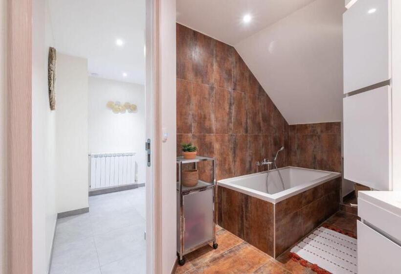 Villa 330m Heated Swimming Pool And Jacuzzi