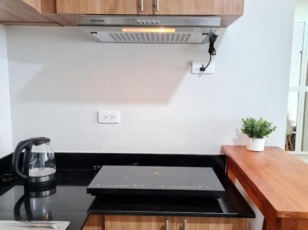 Lovely 2  Br Condo