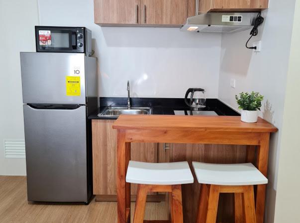 Lovely 2  Br Condo