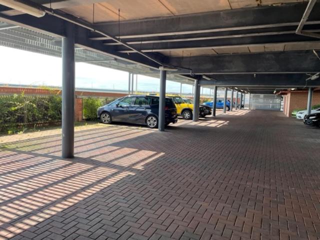 Lux Waterfront 2 Bed Apt, V&a 10min Walk, St Andrew S Golf 25min Drive