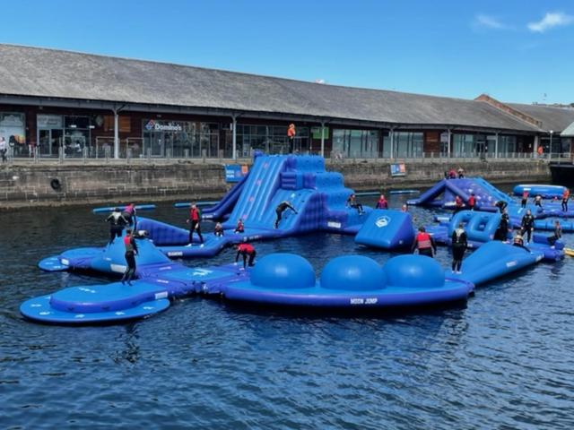 Lux Waterfront 2 Bed Apt, V&a 10min Walk, St Andrew S Golf 25min Drive