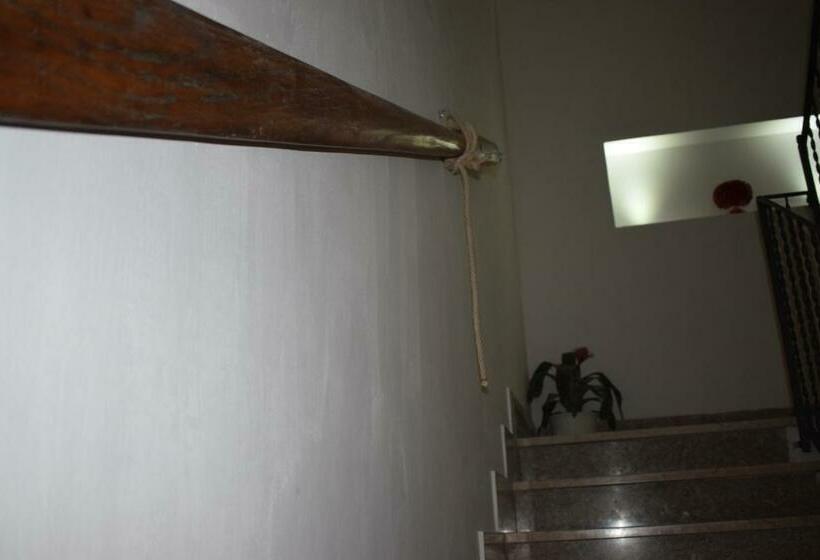 Bed and Breakfast Ponente & Maestro Rooms