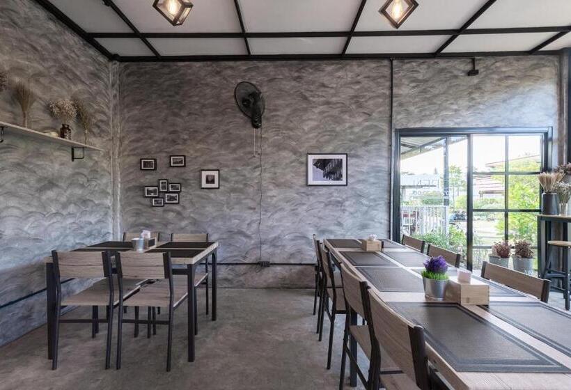 리조트 บ้านสวนวารินทร์ รีสอร์ท