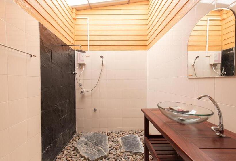 استراحتگاه บ้านสวนวารินทร์ รีสอร์ท