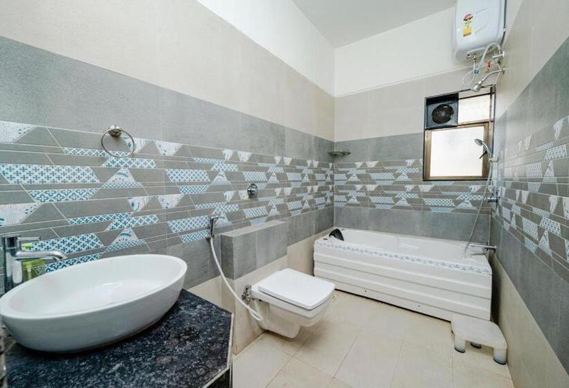 The Retreat Glasshouse Bungalow