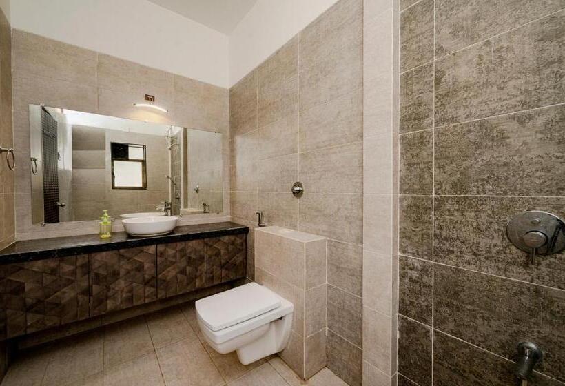 The Retreat Glasshouse Bungalow