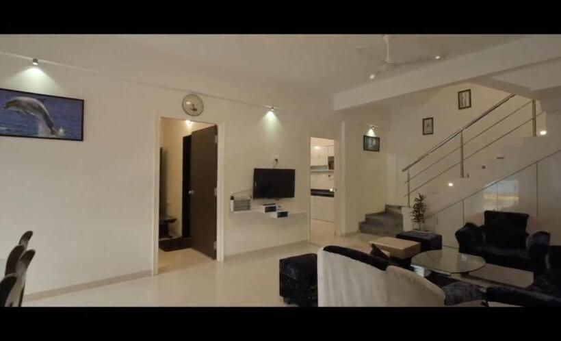 The Retreat Glasshouse Bungalow