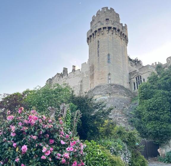 Warwick Town Centre Property