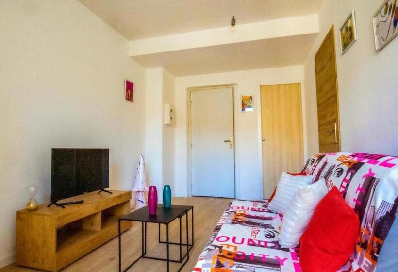 9mins De Lamalou Les Bains 30mins Avène 40m²