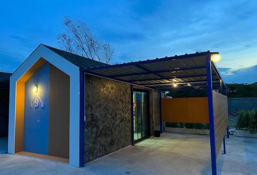 هاستل Chics Resort ชิคส์รีสอร์ท