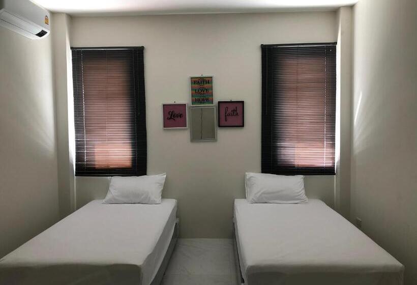 호스텔 Chics Resort ชิคส์รีสอร์ท