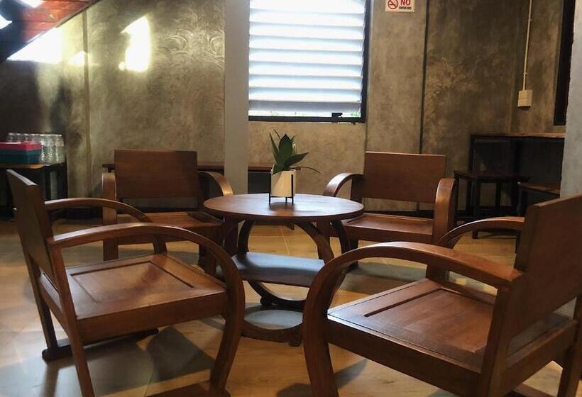 旅馆 Momento House