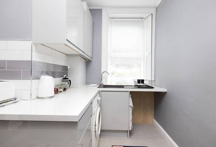 Joivy Charming 1 Bed Ap Near Leith Links With Patio