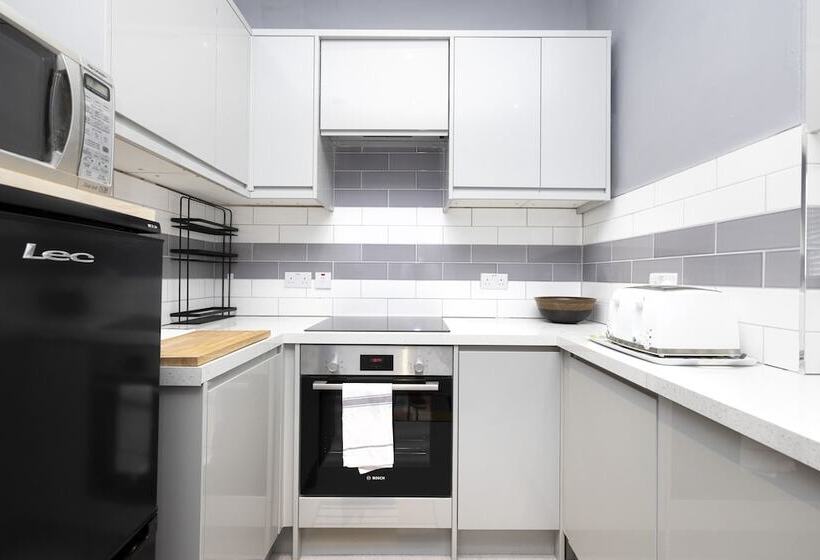 Joivy Charming 1 Bed Ap Near Leith Links With Patio