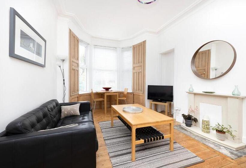 Joivy Charming 1 Bed Ap Near Leith Links With Patio