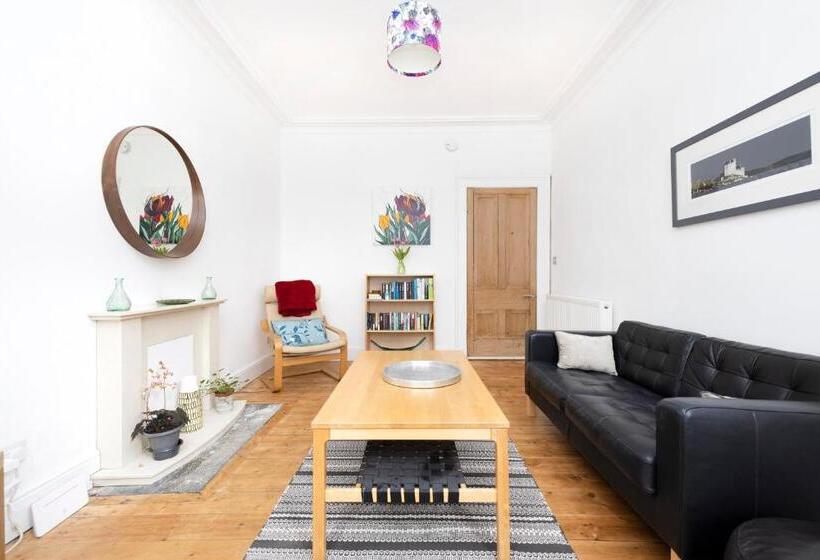 Joivy Charming 1 Bed Ap Near Leith Links With Patio