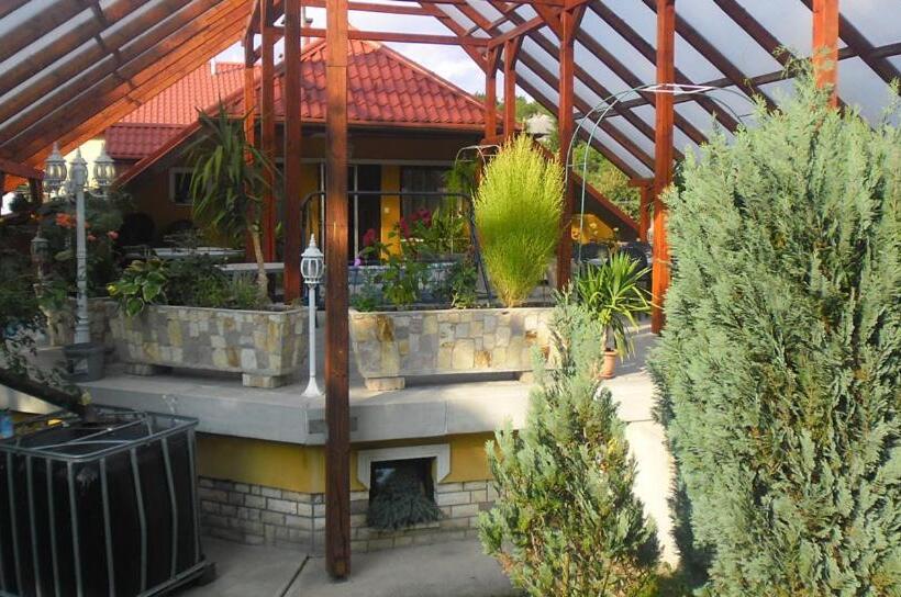 ベッドアンドブレックファースト Dudás Panzió