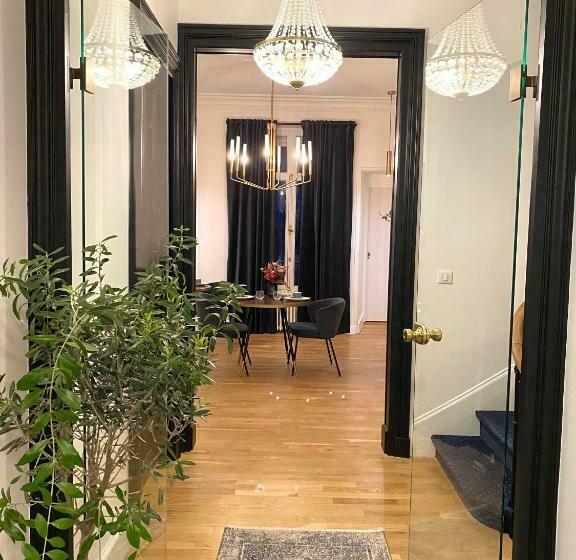 Bed and Breakfast La Maison De Reina