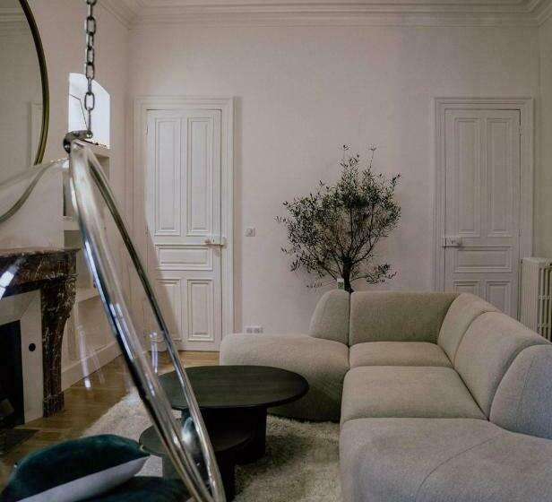 Bed and Breakfast La Maison De Reina