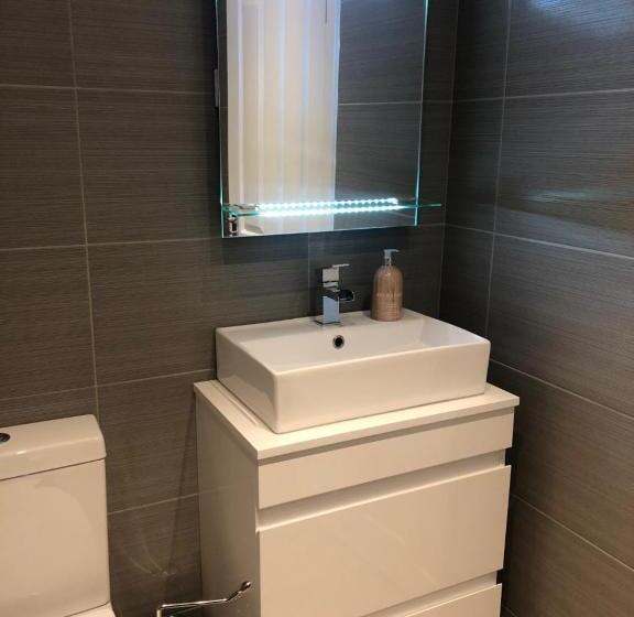 ベッドアンドブレックファースト Whinburn Guest House