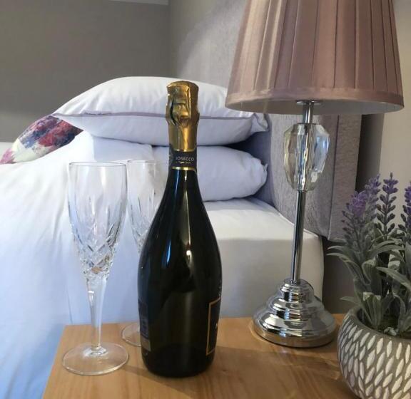 ベッドアンドブレックファースト Whinburn Guest House