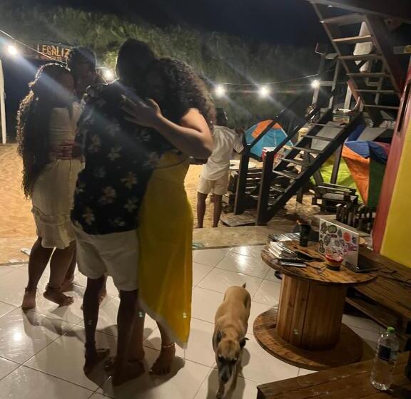 هاستل Canoa Roots Camping