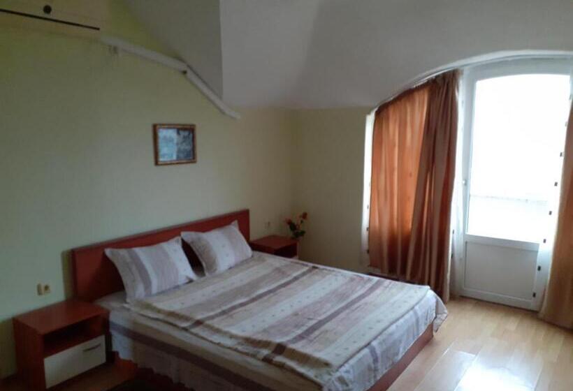 ホテル хотелски комплекс авалон