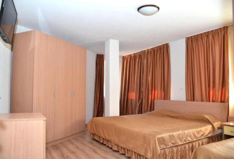 Hotel семеен хотел къщата