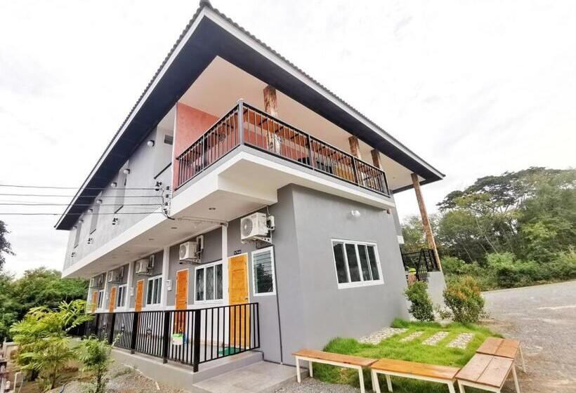 בית מלון כפרי ลิตเติ้ล ฮิลล์ สัตหีบ รีสอร์ท