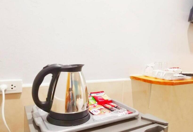 בית מלון כפרי ลิตเติ้ล ฮิลล์ สัตหีบ รีสอร์ท