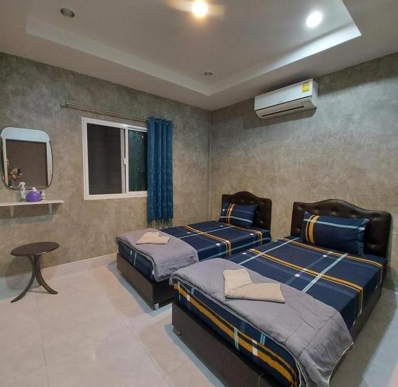 Hotelli ชาลีรีสอร์ท ชุมพร