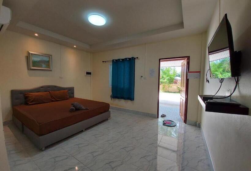 Hotelli ชาลีรีสอร์ท ชุมพร