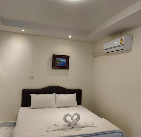 Hotelli ชาลีรีสอร์ท ชุมพร