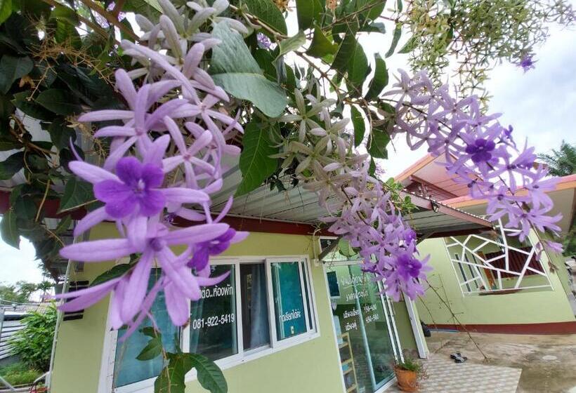 Hotelli ชาลีรีสอร์ท ชุมพร