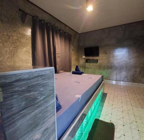 Hotelli ชาลีรีสอร์ท ชุมพร