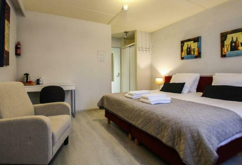 Отель Joli Bergen