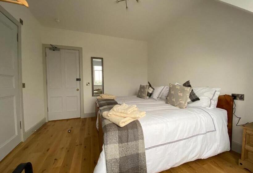 Отель Manor House