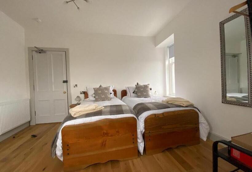 Отель Manor House