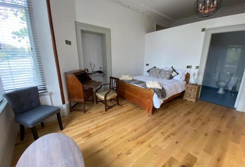 Отель Manor House