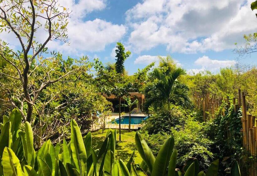 בית מלון כפרי Sriyana Uluwatu