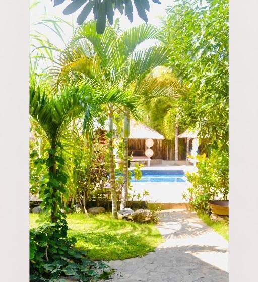 בית מלון כפרי Sriyana Uluwatu